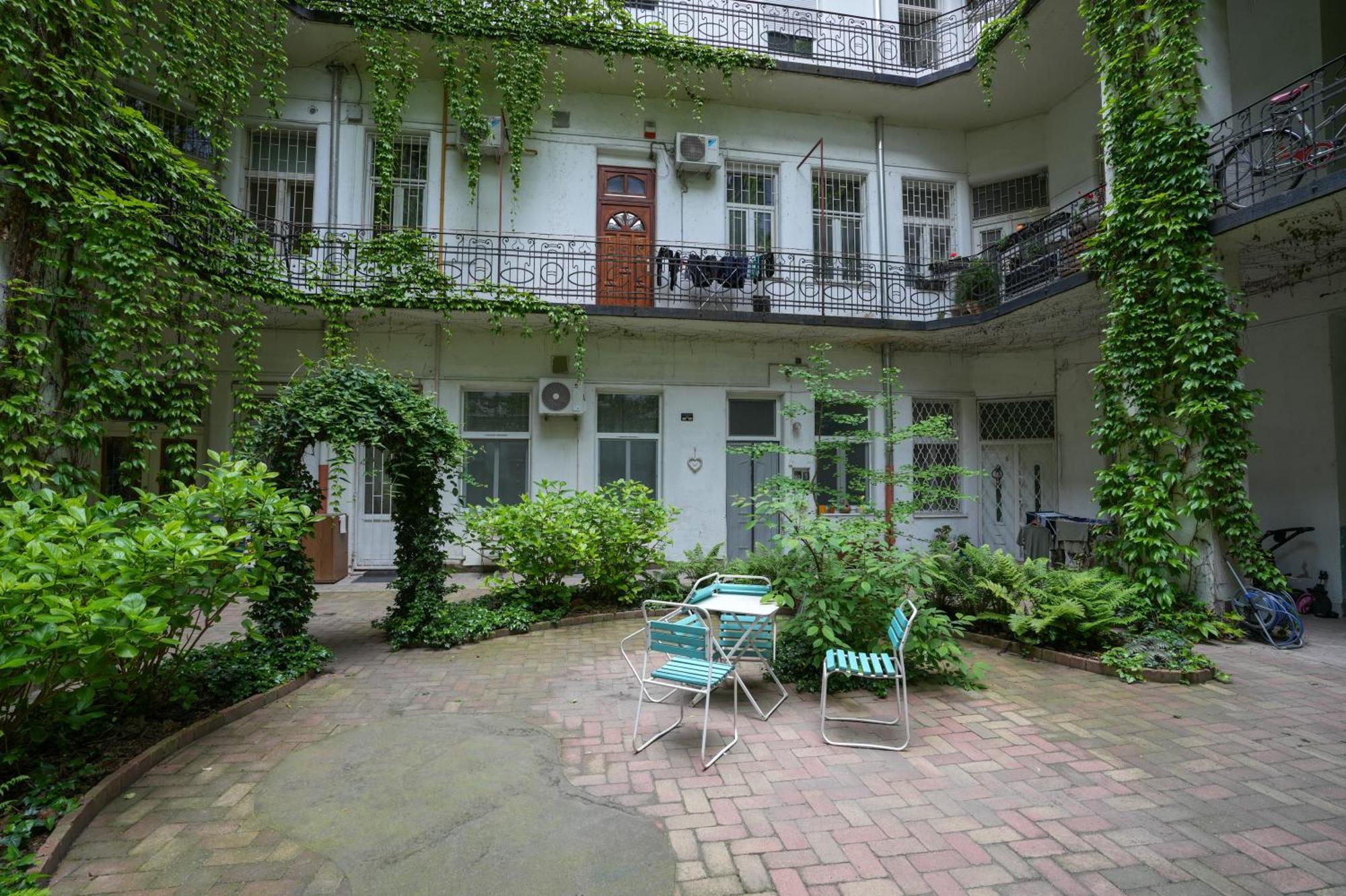 A Lovley Newly Decorated Fully Equipped Walking Distance To The Park Where Will Find The World Famous Szechenyi Thermal Bath Spa, Museums , And The Capital Circus , Ac, Smart Tv, High Speed Internet * Budapešť