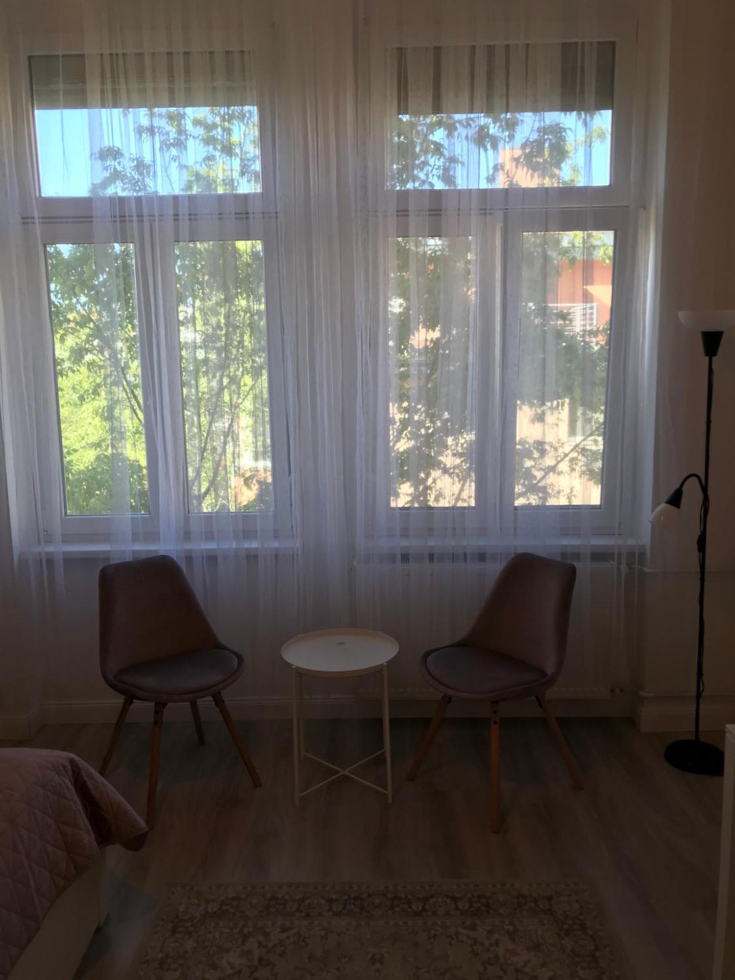 Апартаменты A Lovley Newly Decorated Fully Equipped Walking Distance To The Park Where Will Find The World Famous Szechenyi Thermal Bath Spa, Museums , And The Capital Circus , Ac, Smart Tv, High Speed Internet *