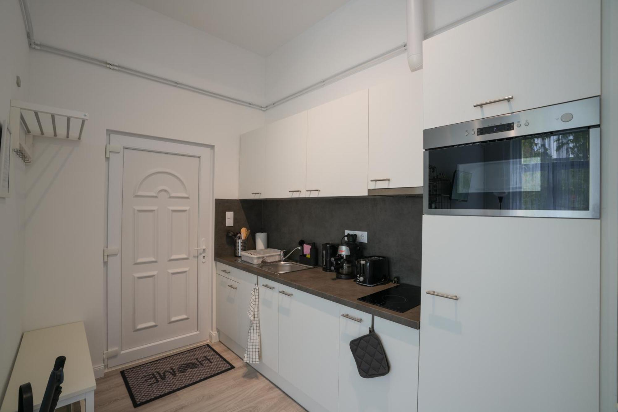 Апартаменты A Lovley Newly Decorated Fully Equipped Walking Distance To The Park Where Will Find The World Famous Szechenyi Thermal Bath Spa, Museums , And The Capital Circus , Ac, Smart Tv, High Speed Internet